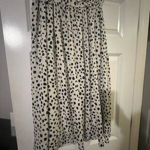 Black and white polka dat skirt